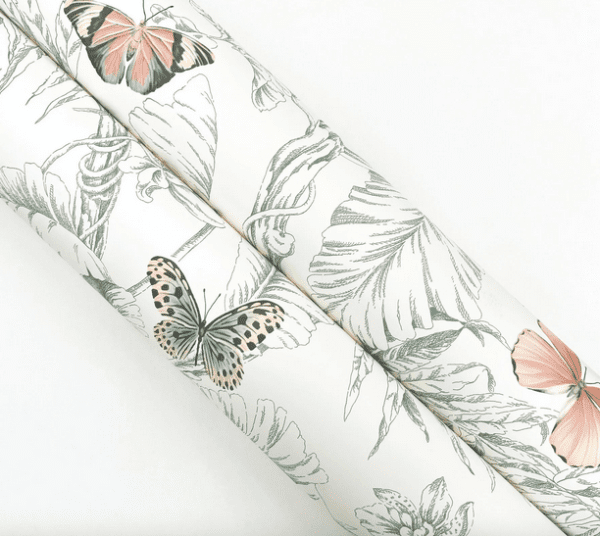 Floral wallpaper with butterflies.